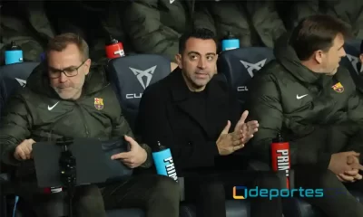 Xavi, el técnico del Barcelona, durante el juego ante el Villarreal de este sábado. Foto: Lluis Gene.