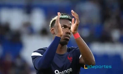 El mediocampista francés Paul Pogba, aplaude previo al juego clasificatorio entre Francia y Finlandia para el Mundial de Catar. Foto: Franck Fife / AFP.