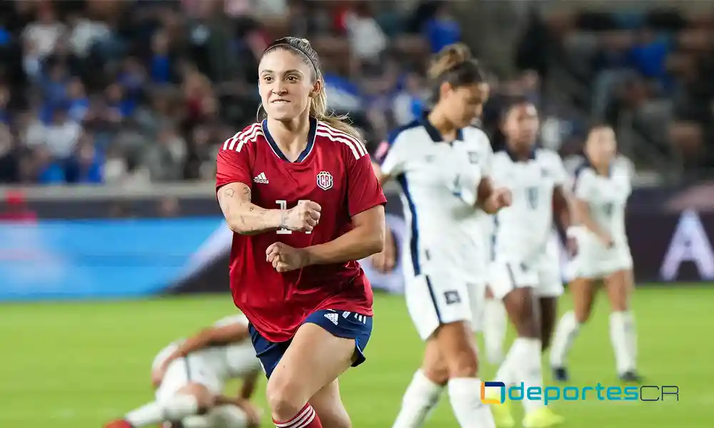 Priscilla Chinchilla celebra. Marcó los dos tantos de La Sele Femenina ante El Salvador. Foto: Alex Bierens de Haan / Getty Images North America / Getty Images via AFP.