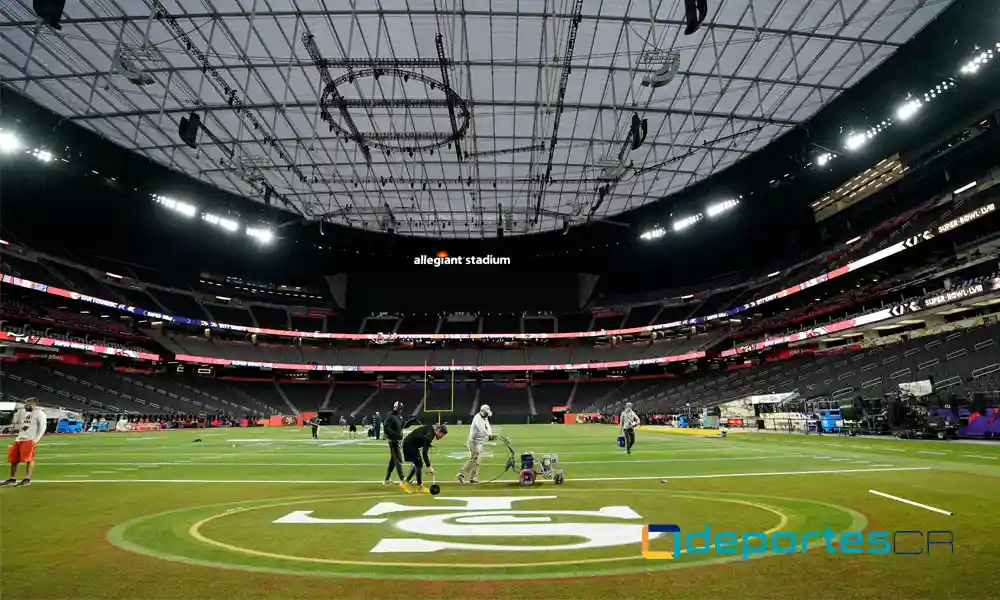 El terreno del Allegiant Stadium, en Las Vegas, quedó listo para el Super Bowl LVIII. Foto: Timothy A. Clary / AFP.