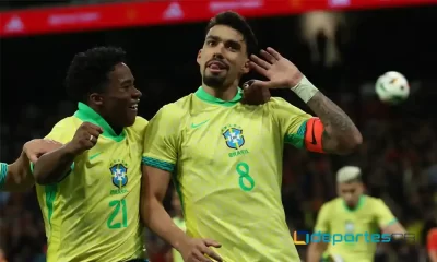 Lucas Paquetá celebra el haber marcado el tercer gol de Brasil sobre España. Se une Endrick, responsable de la segunda conquista. Foto: Pierre Philippe Marcou / AFP.