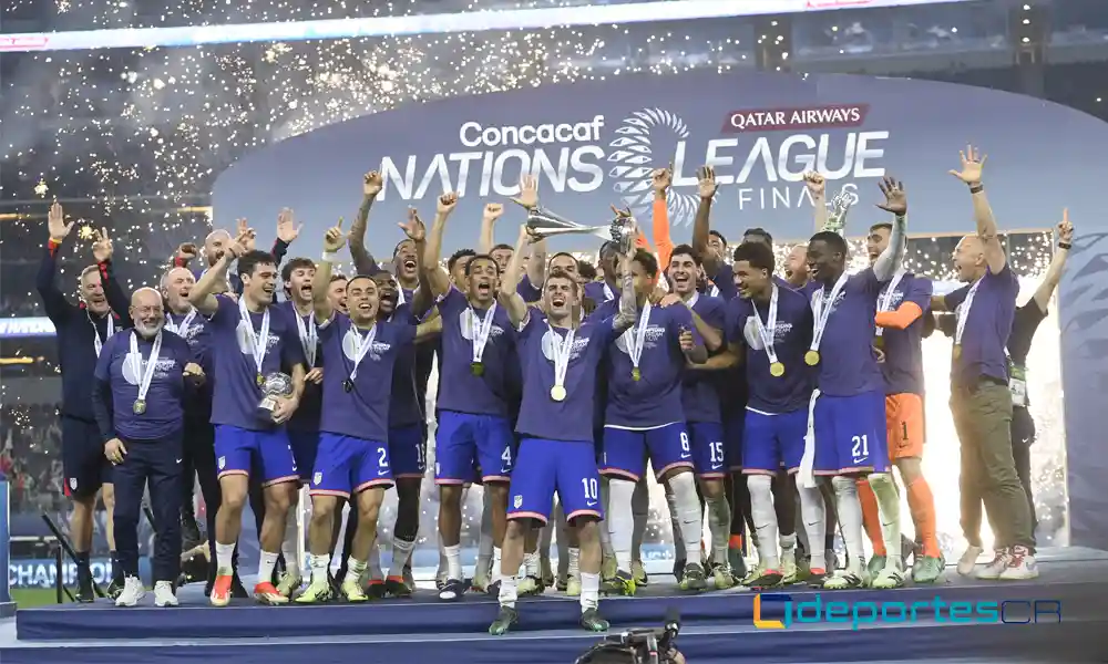 La Selección de Estados Unidos celebró por tercera ocasión en fila en la Liga de Naciones. Foto: Click Thompson / Getty Images North America / Getty Images via AFP.