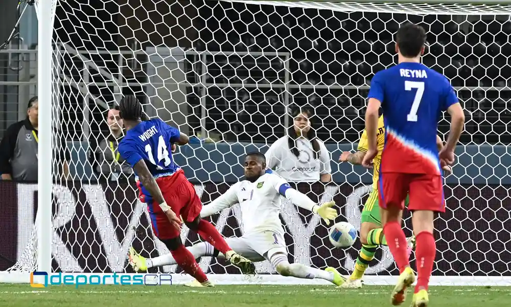 Haji Wright, delantero de Estados Unidos, rescató al equipo en el tiempo suplementario, ante Jamaica. Foto: Orlando Sierra / AFP.