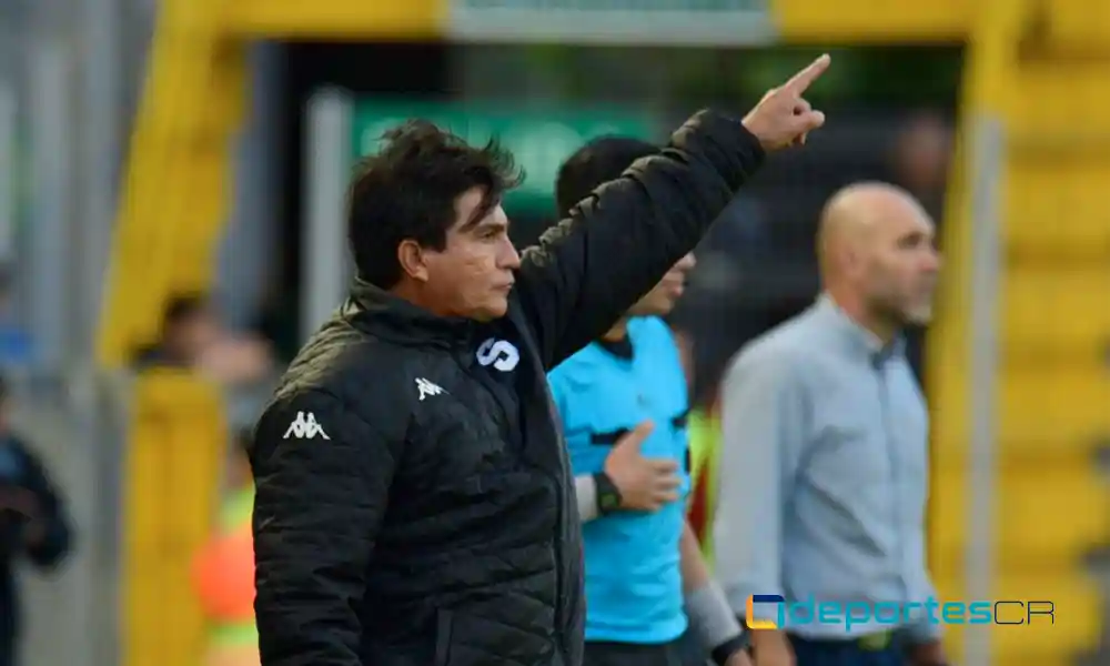 Vladimir Quesada, técnico del Deportivo Saprissa. Foto Keydel Romero.