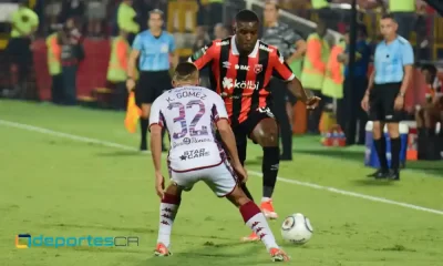 Joel Campbell metió a Alajuelense en el juego para salvar el empate ante Saprissa. Foto: Keydel Romero.