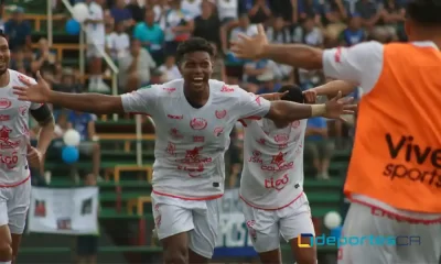 Oscar Linton apareció con gol para darle tres puntos decisivos al Santos que cambió con Dely Valdés. Foto: ADS.