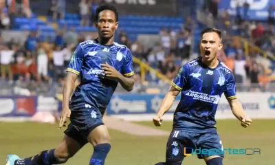 Cardel Benbow sale a celebrar. Definió muy bien para darle la victoria a Pérez Zeledón ante Herediano. Foto: ADMPZ.