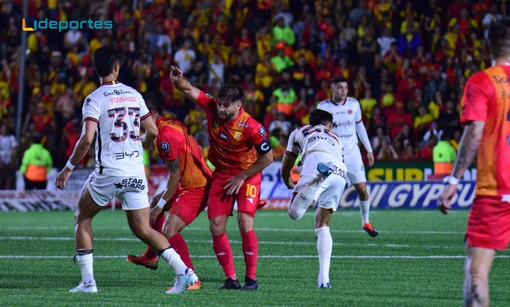 Elías Aguilar habla de falta de carácter en Herediano. Foto: Keydel Romero.