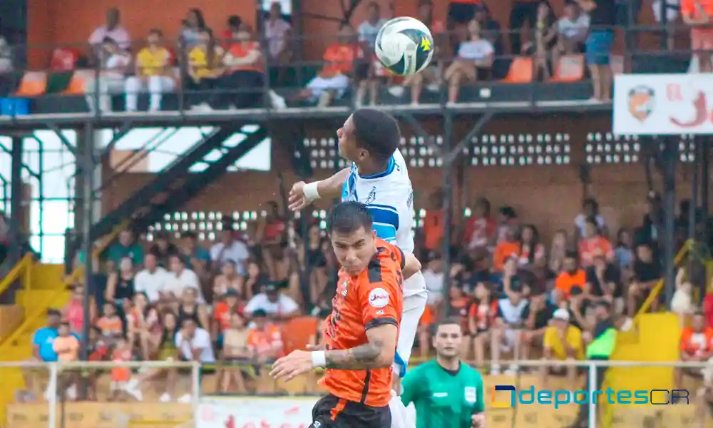 Puntarenas enfrentó en desventaja a Santa Ana y no pudo resistir. Foto: PFC.