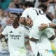 Kylian Mbappe celebra con Endrick y Vinicius Junior, tras marcar el cuarto tanto del Real Madrid. Foto: Thomas Coex / AFP.