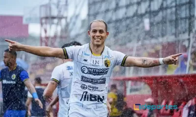 Raúl Vidal celebra en grande. A Liberia le costó llegar al gol, pero dominó todo el juego ante Santos. Foto: ADML.