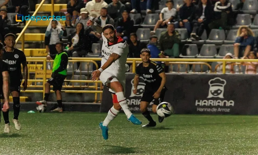 Alajuelense retomó el liderato ante Sporting