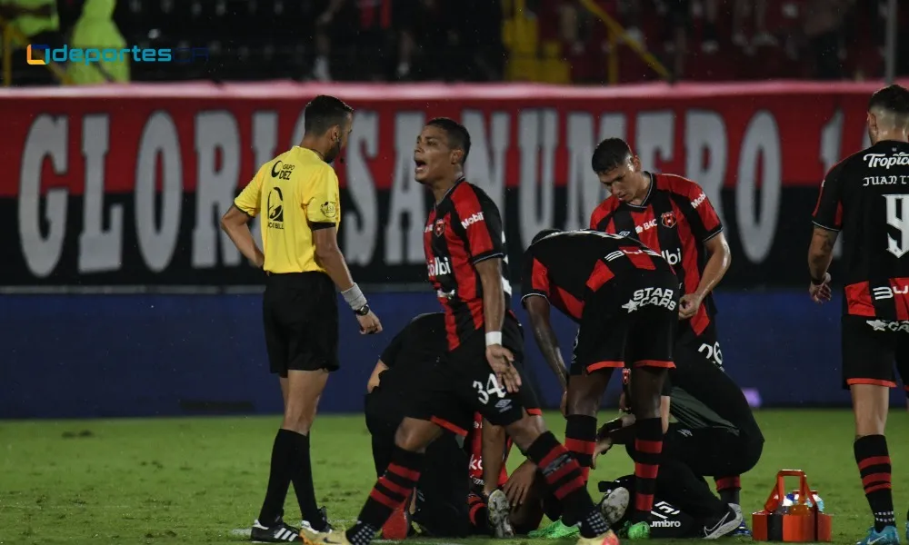 Creichel Pérez dice que sería “hasta portero” por Alajuelense