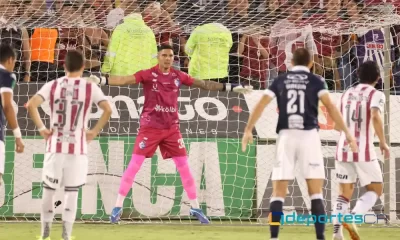 José Giacone, que ya de por sí estaba molesto, se terminó de descontrolar cuando se le preguntó sobre el penal que falló Ariel Rodríguez. Foto: CSC.