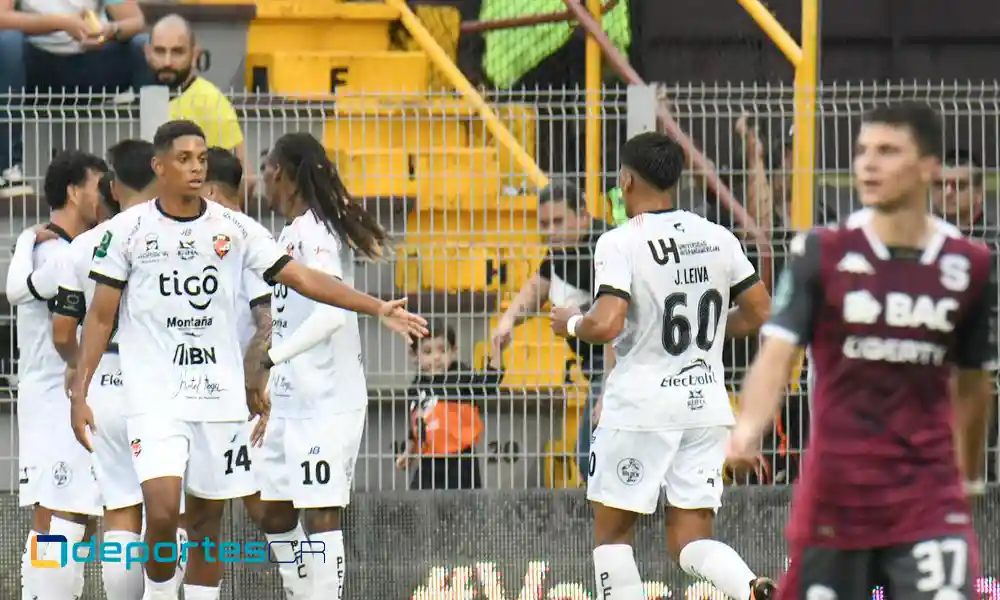 Puntarenas celebró tres veces en el estadio Ricardo Saprissa, donde consiguió su primera victoria del torneo. Foto: Keydel Romero.