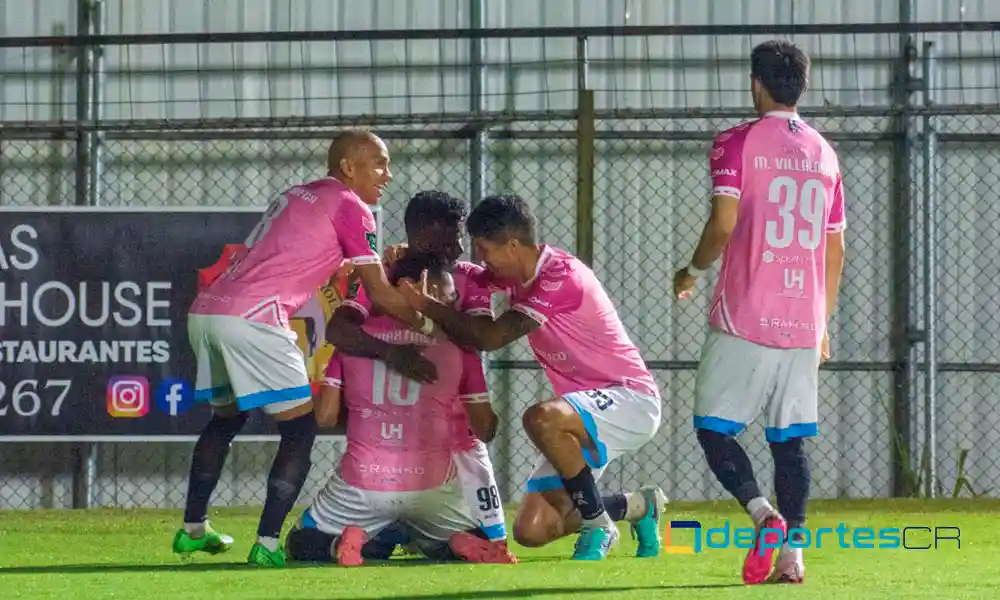 Santa Ana golpeó primero y terminó por llevarse la victoria sobre Cartaginés. Foto: SAFC.