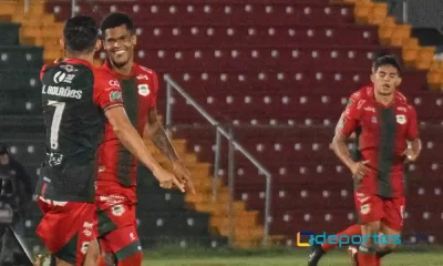 Yael López corre a celebrar. Marcó gol tan pronto arrancó el partido, para darle la ventaja a Guanacasteca. Foto: ADG.