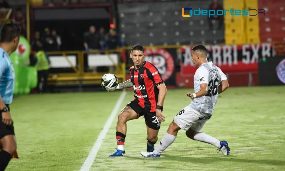 Alajuelense acabó con Herediano y ya acaricia el liderato