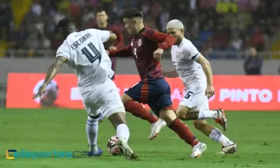 Manfred Ugalde recibió muchas faltas esta noche con la Selección Nacional. Lo metieron a jugar en una posición que no es la suya, lejos del arco. Foto: Keydel Romero.