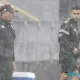 José Giacone, atento al juego en que Saprissa igualó ante Santos. Foto: Keydel Romero.