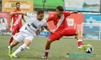 Lorenzo Orellano fue clave en el juego ofensivo del Santos. Pineda le sacó dos remates importantes. Foto: ADS.