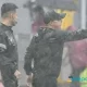 Randall Row no dejó de dar indicaciones a sus jugadores a lo largo del juego del Santos ante Saprissa. Foto: Keydel Romero.