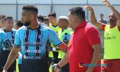 Cristian Oviedo dejó de ser técnico de Santa Ana FC la noche de este domingo. Foto: SAFC.