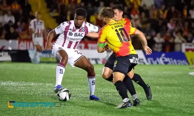 En esta acción se iría expulsado Fidel Escobar. A Herediano el juego se le acomodó mejor. Foto: CSH.