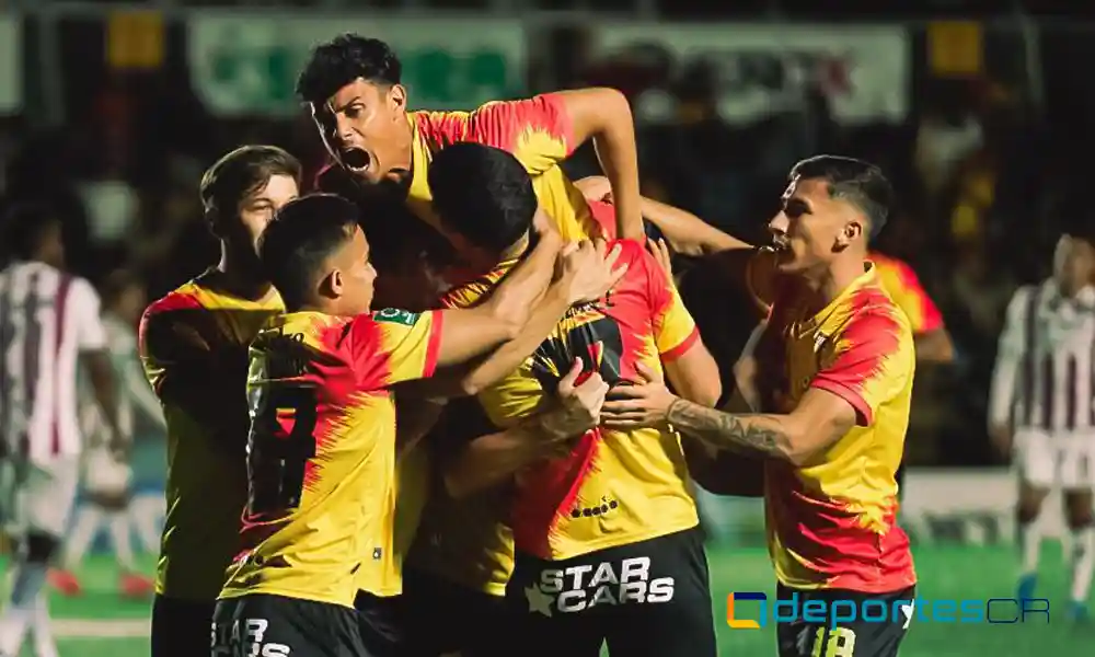 Herediano volvió a golpear al Saprissa, pese a que en el segundo tiempo bajó su nivel. Foto: @andres_murillo.